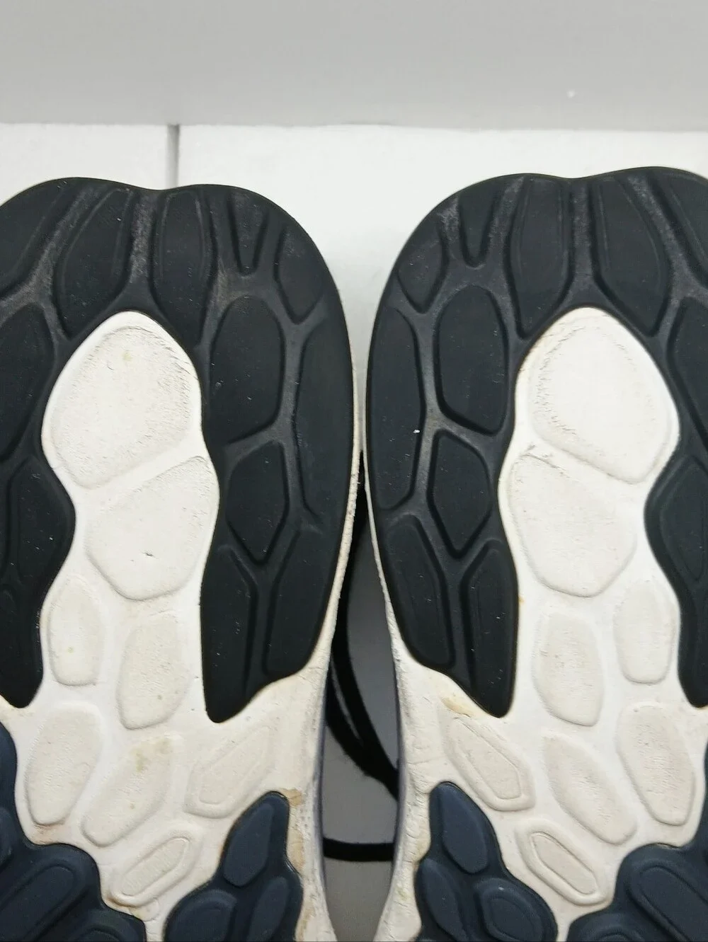 New Balance Fresh Foam 1080 Men's Size 12 Black White Running Shoes Sneakers - Picture 16 of 16